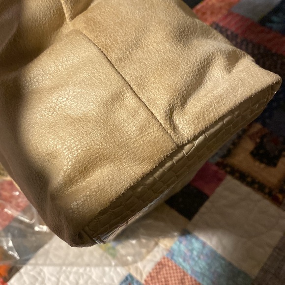 NWT Kathy van Zeeland vegan leather bag cream - Picture 7 of 10